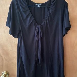 Black V neck shirt with bow